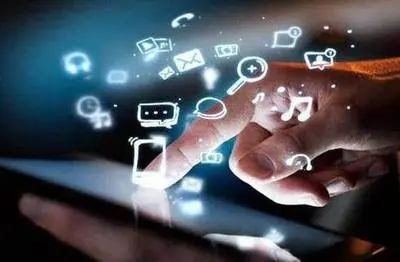 【AI应用】引领AI应用新动向，AI 社媒矩阵获客平台启动